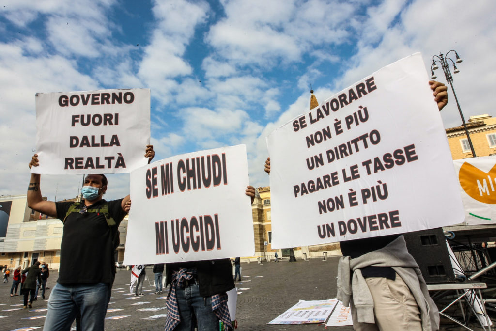 Governo fuori dalla realtà. Se mi chiudi mi uccidi. Se lavorare non è più un diritto pagare le tasse non è più un dovere.