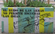 El ruido de las armas no permite escuchar las ideas.